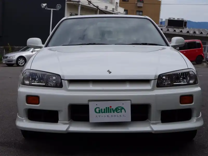 カタログ画像：スカイライン（SKYLINE） ２５ＧＴ－Ｖ 1999年2月 GF-ER34 2500cc ホワイト 燃費10.6km / l  フロント