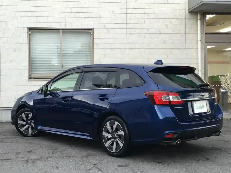 カタログ画像：レヴォーグ（LEVORG） １．６ＧＴアイサイト 2014年6月 DBA-VM4 1600cc ギャラクシィブルー・シリカ 燃費17.4km / l バック