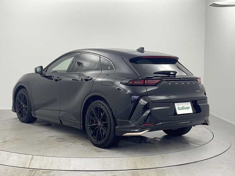 カタログ画像：クラウンスポーツ（CROWN SPORT） ＲＳ 2025年7月 6LA-AZSH37W 2500cc ブラック×アッシュ 燃費20.3km / l バック