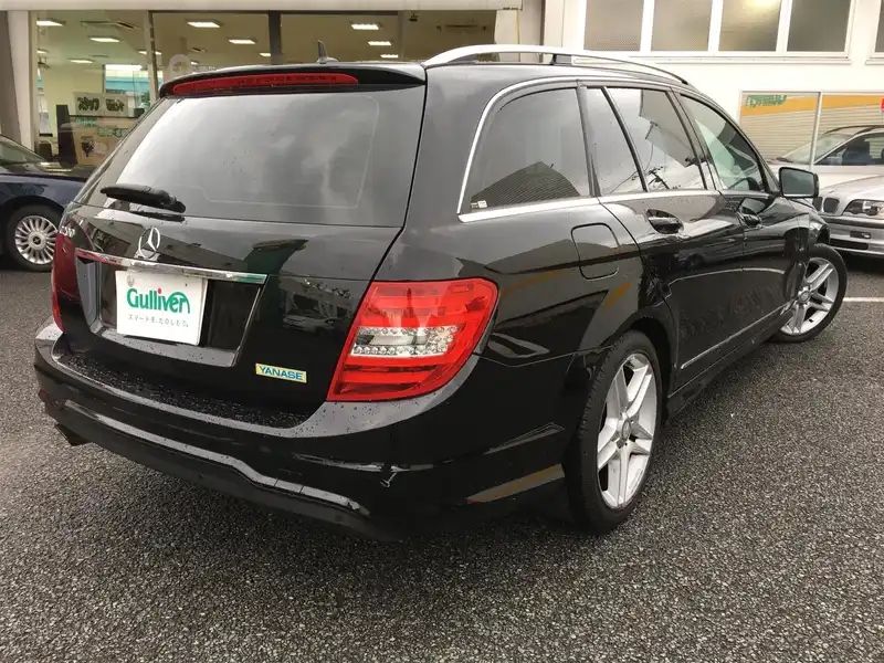 カタログ画像：Ｃクラスステーションワゴン（C-CLASS STATIONWAGON） Ｃ２００ ブルーエフィシェンシー ステーションワゴン アバンギャルド 2012年7月 DBA-204248 1800cc マグネタイトブラック（Ｍ）orオブシディアンブラック（Ｍ） 燃費13.6km / l バック