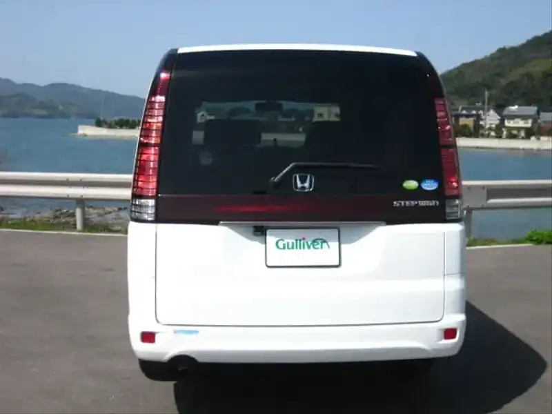 10021801 | カタログ画像：ステップワゴン（STEPWAGON） Ｇ ＨＩＤエディション 2004年6月 CBA-RF4 2000cc タフタホワイト バック