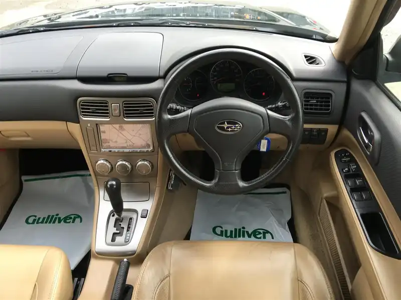 カタログ画像：フォレスター（FORESTER） Ｘ２０ Ｌ．Ｌ．Ｂｅａｎエディション 2004年4月 TA-SG5 2000cc ナチュラルグリーン・マイカ／カーボングレー・メタリック 燃費13.6km / l  内装