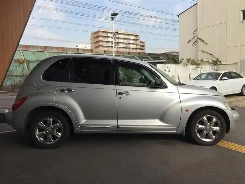 カタログ画像：クライスラー・ＰＴクルーザー（CHRYSLER PT CRUISER） リミテッド 2004年4月 GH-PT2K20 2000cc ブライトシルバーメタリッククリアコート 燃費9.1km / l  外装