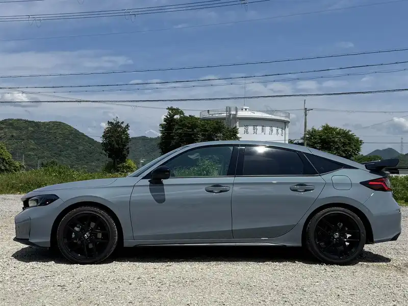 10156045 | カタログ画像：シビック（CIVIC） タイプＲ レーシングブラックパッケージ 2025年1月 6BA-FL5 2000cc ソニックグレー・パール 外装