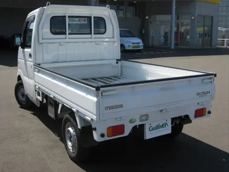 カタログ画像：スクラムトラック（SCRUM TRUCK） ＫＣ 2002年5月 LE-DG63T 660cc スペリアホワイト 燃費16.4km / l  バック