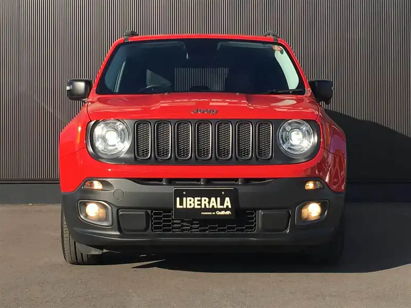 カタログ画像：ジープ・レネゲード（JEEP RENEGADE） リミテッド 2015年9月 ABA-BU14 1400cc コロラドレッドクリアコート 燃費14.6km / l フロント