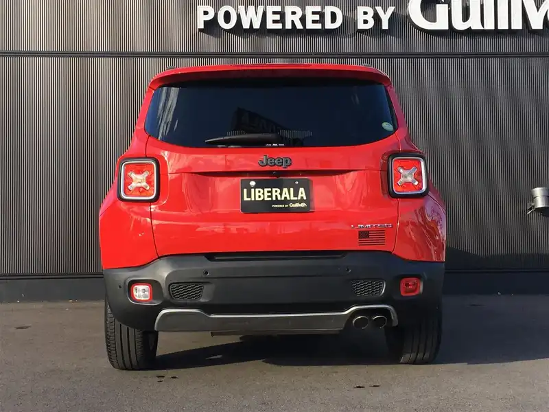 カタログ画像：ジープ・レネゲード（JEEP RENEGADE） リミテッド 2015年9月 ABA-BU14 1400cc コロラドレッドクリアコート 燃費14.6km / l バック