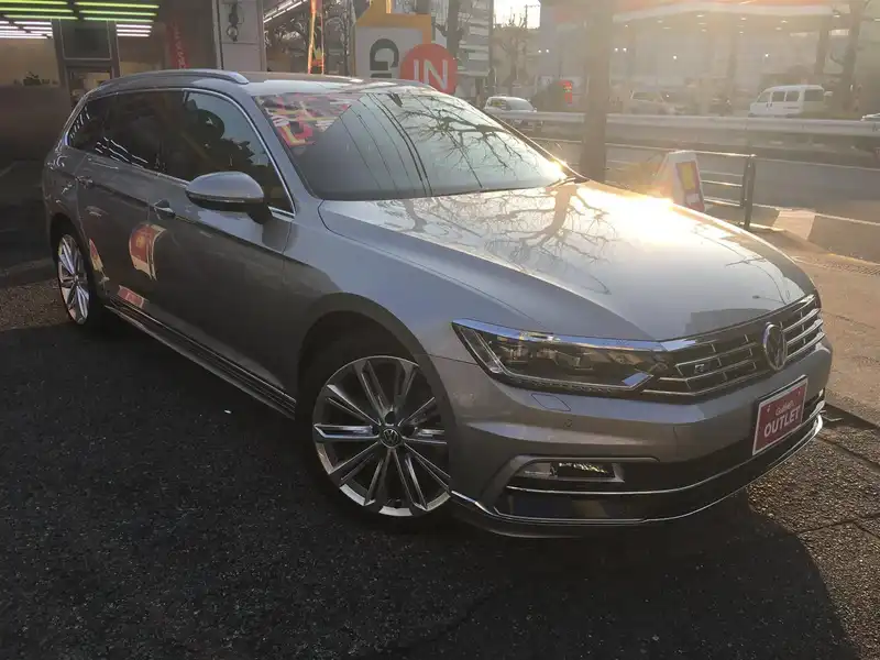 カタログ画像：パサートヴァリアント（PASSAT VARIANT） ２．０ＴＳＩ Ｒライン 2017年7月 ABA-3CCHH 2000cc パイライトシルバーメタリック 燃費15.0km / l メイン（その他）