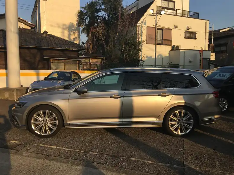 カタログ画像：パサートヴァリアント（PASSAT VARIANT） ２．０ＴＳＩ Ｒライン 2016年11月 ABA-3CCHH 2000cc タングステンシルバーメタリック 燃費15.0km / l 外装