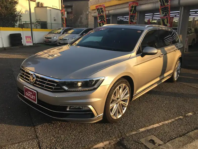 カタログ画像：パサートヴァリアント（PASSAT VARIANT） ２．０ＴＳＩ Ｒライン 2018年1月 ABA-3CCHH 2000cc パイライトシルバーメタリック 燃費15.0km / l 外装