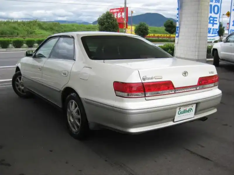 カタログ画像：マークII（MARK II） ２．５ グランデ トラント 1998年8月 GF-JZX100 2500cc ホワイトパールマイカ 燃費10.6km / l  バック