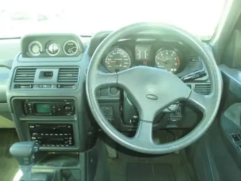 カタログ画像：パジェロ（PAJERO） ミッドルーフワイド フィールドマスター 1996年1月 KD-V46WG 2800cc フレーザーベージュ（Ｍ）／ゴールドリーフオリーブ（Ｐ）／フレーザーベージュ（Ｍ）３ウェイ２トーン 内装