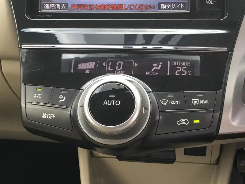 カタログ画像：プリウスα（PRIUS ALPHA） Ｇ 2017年12月 DAA-ZVW41W 1800cc ホワイトパールクリスタルシャイン 燃費26.2km / l 内装