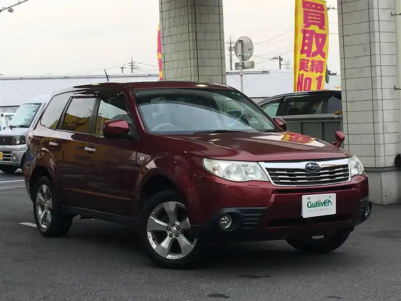 カタログ画像：フォレスター（FORESTER） ２．０ＸＳ プラチナセレクション 2009年1月 DBA-SH5 2000cc カメリアレッド・パール 燃費13.8km / l  メイン（その他）