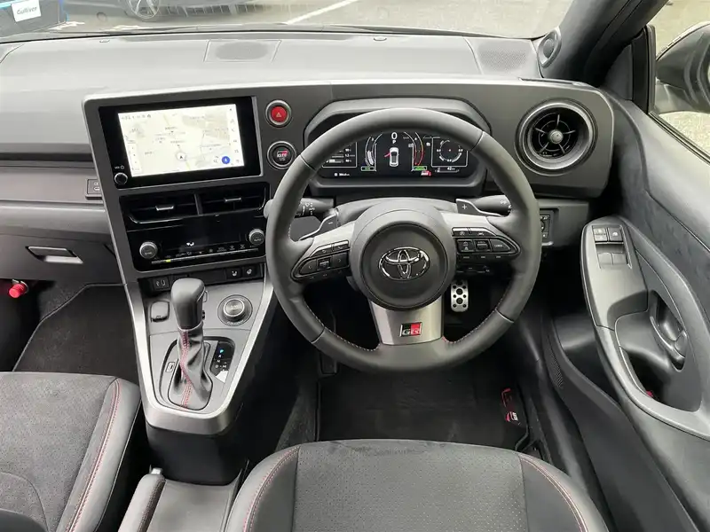 カタログ画像：ＧＲヤリス（GR YARIS） ＲＺ ハイパフォーマンス 2024年4月 4BA-GXPA16 1600cc プレシャスメタル 燃費10.8km / l 内装