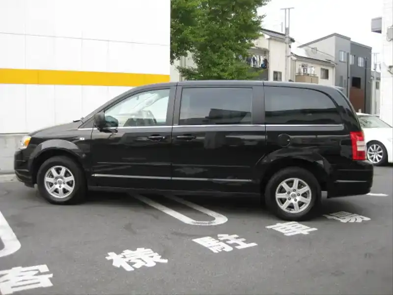 カタログ画像：クライスラー・グランドボイジャー（CHRYSLER GRAND VOYAGER） ＬＸ 2010年6月 ABA-RT38 3800cc ブリリアントブラッククリスタルパールコート 燃費6.9km / l 外装