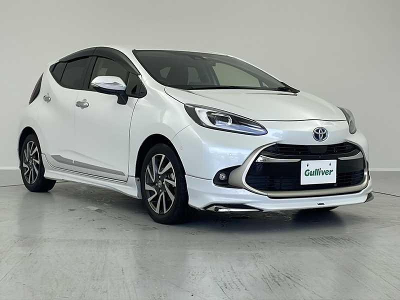 アクア（トヨタ）の2022年式（令和4年式）の中古車を検索