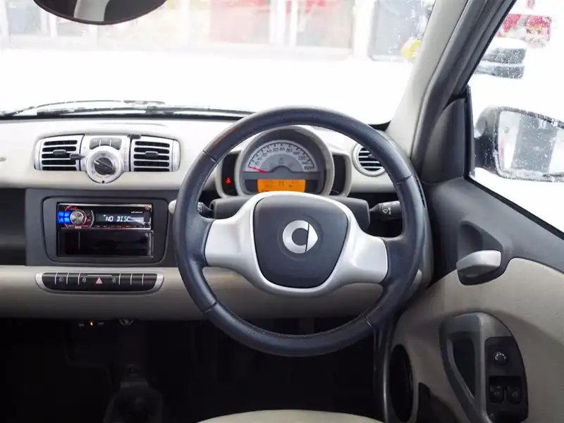 10076300 | カタログ画像：スマートフォーツークーペ（SMART FORTWO COUPE） ｍｈｄ 2012年5月 ABA-451380 1000cc ラリーレッド 内装