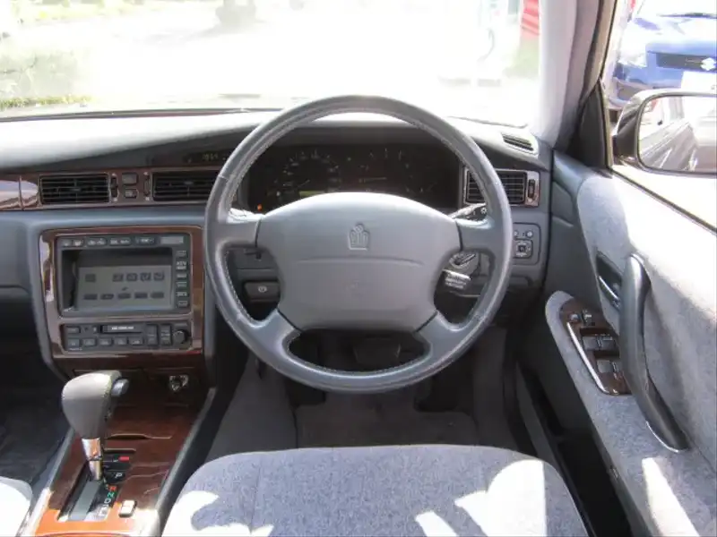 カタログ画像：クラウン（CROWN） ロイヤルサルーンＧ ＥＭＶ装着車 1998年8月 GF-JZS155 3000cc ブラック 燃費9.4km / l  内装