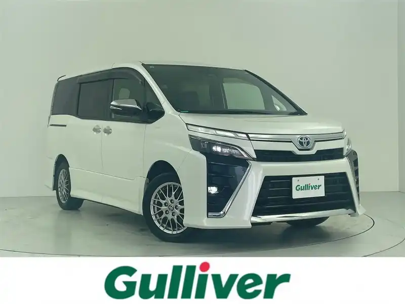 voxy【中古品】 Quest 64GB（トラベルケース付） ヴォクシー（クルーズコントロール）の中古車 | トヨタ認定中古