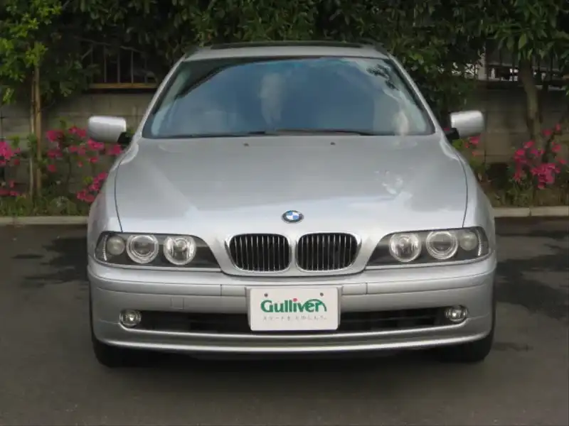 カタログ画像：５シリーズ（5 SERIES） ５２５ｉツーリングハイラインパッケージ 2004年4月 GH-DS25 2500cc 燃費7.9km / l  フロント