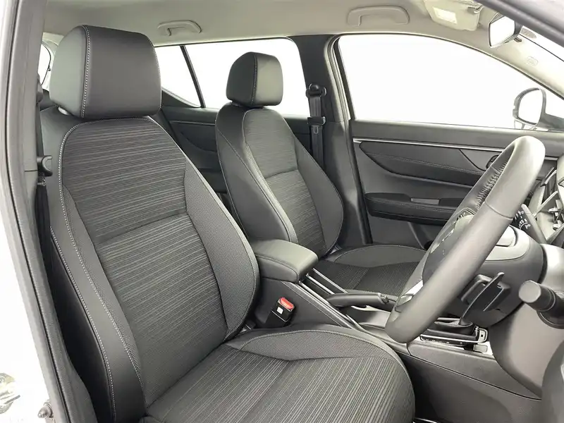 カタログ画像：ＷＲ－Ｖ（WR-V） Ｚ 2025年3月 5BA-DG5 1500cc プラチナホワイト・パール 燃費16.2km / l 内装