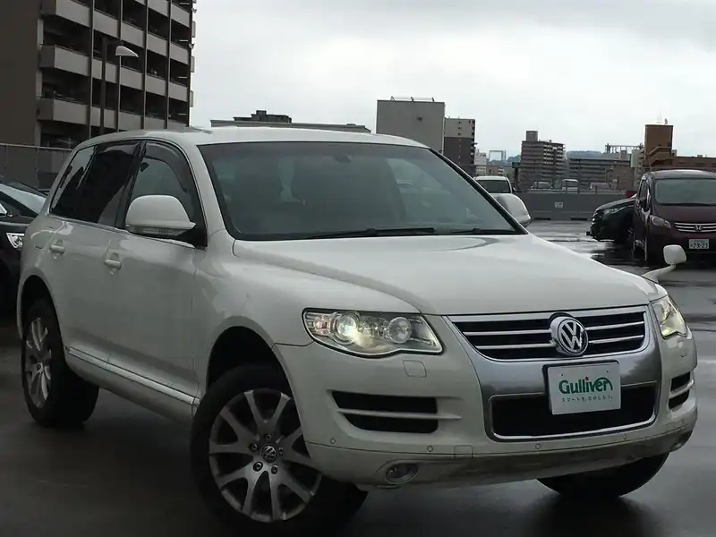 カタログ画像：トゥアレグ（TOUAREG） Ｖ８ 2007年5月 ABA-7LBARA 4200cc カンパネーラホワイト 燃費6.7km / l  メイン（その他）