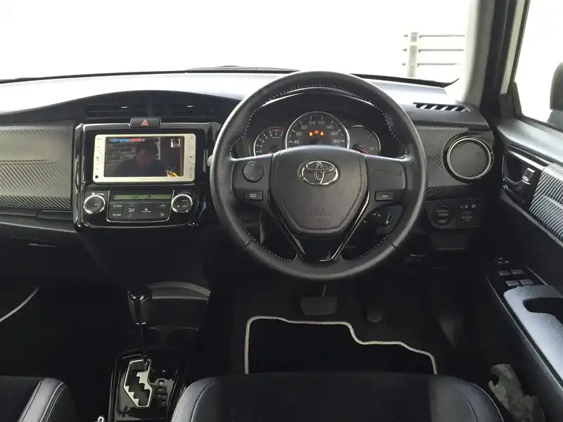 カタログ画像：カローラフィールダー（COROLLA FIELDER） １．５Ｇ エアロツアラー・ダブルバイビー 2014年4月 DBA-NZE161G 1500cc ホワイトパールクリスタルシャイン 燃費19.6km / l 内装