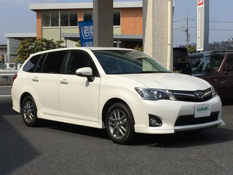 カタログ画像：カローラフィールダー（COROLLA FIELDER） １．５Ｇ エアロツアラー・ダブルバイビー 2014年4月 DBA-NZE161G 1500cc ホワイトパールクリスタルシャイン 燃費19.6km / l メイン（その他）