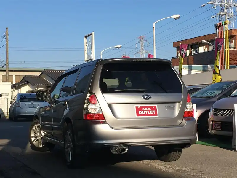 カタログ画像：フォレスター（FORESTER） クロススポーツ２．０ｉ アルカンターラスタイル 2007年8月 CBA-SG5 2000cc スティールシルバー・メタリック 燃費13.0km / l  バック