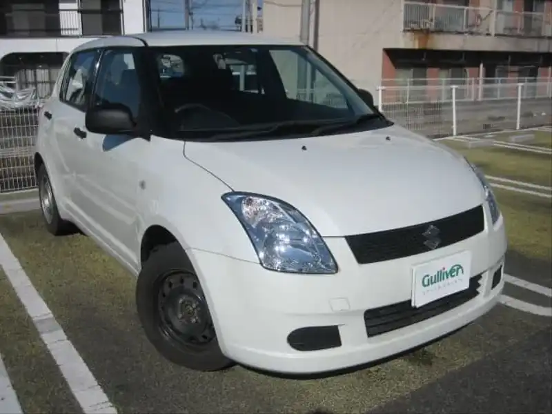 カタログ画像：スイフト（SWIFT） １．３ＸＥ 2004年11月 DBA-ZD11S 1300cc パールホワイト 燃費16.8km / l  メイン