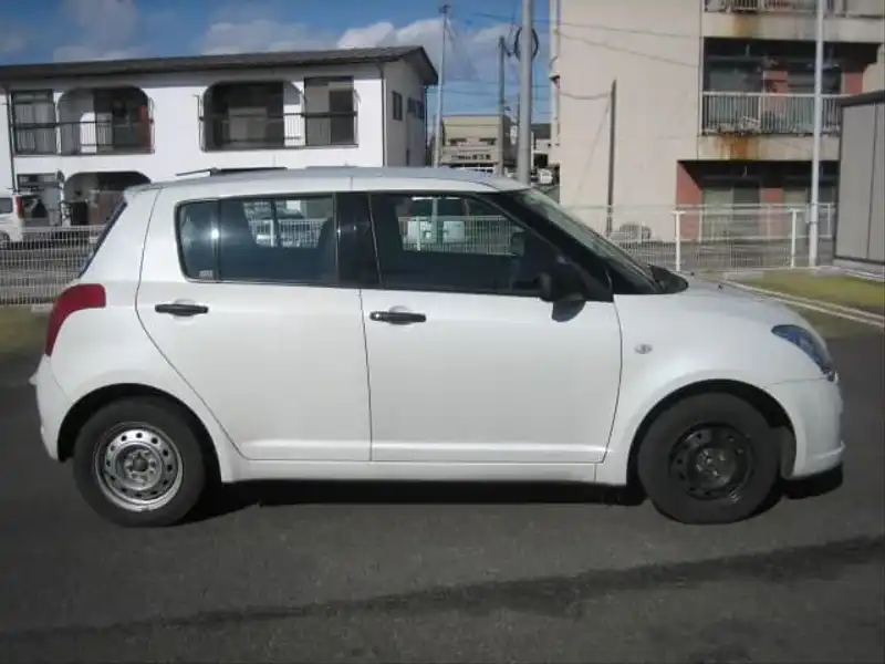 カタログ画像：スイフト（SWIFT） １．３ＸＥ 2006年6月 DBA-ZC11S 1300cc パールホワイト 燃費17.0km / l  外装