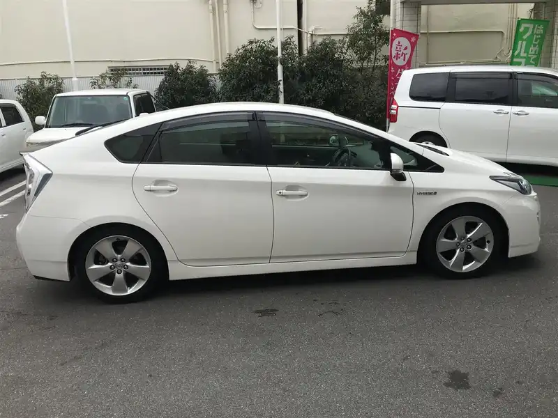 カタログ画像：プリウス（PRIUS） Ｓツーリングセレクション 2009年5月 DAA-ZVW30 1800cc ホワイトパールクリスタルシャイン 燃費35.5km / l  外装