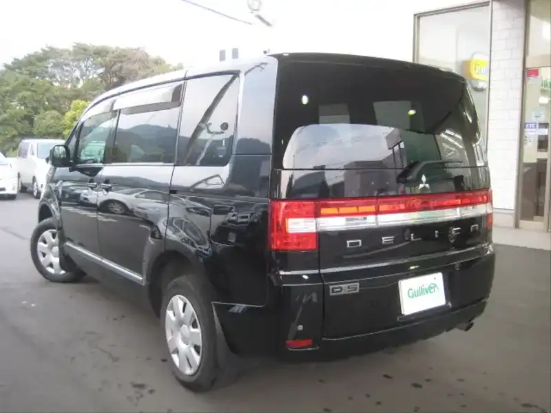 カタログ画像：デリカＤ：５（DELICA D:5） Ｃ２ Ｍ 2009年1月 DBA-CV5W 2400cc ブラックマイカ バック