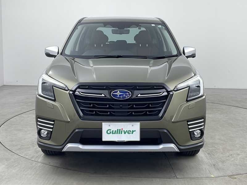 カタログ画像：フォレスター（FORESTER） ツーリング 2023年8月 5AA-SKE 2000cc オータムグリーン・メタリック 燃費14.0km / l フロント