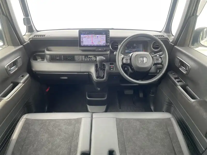 カタログ画像：Ｎ－ＢＯＸカスタム（N-BOX CUSTOM） ターボコーディネートスタイル（モノトーン） 2023年10月 6BA-JF5 660cc プラチナホワイト・パール 燃費20.3km / l 内装