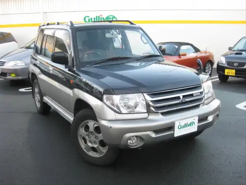 カタログ画像：パジェロイオ（PAJERO IO） ソレント 2000年6月 GH-H77W 2000cc ピレネーブラック（Ｐ）／フレーザーベージュ（Ｍ）・２トーン メイン