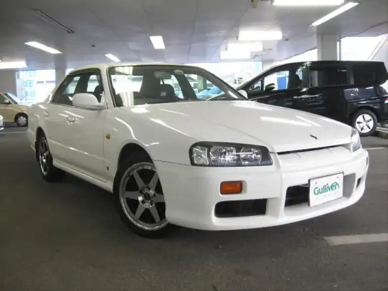 カタログ画像：スカイライン（SKYLINE） ＧＴスペシャルエディション 1999年2月 GF-HR34 2000cc ホワイト 燃費11.4km / l  メイン