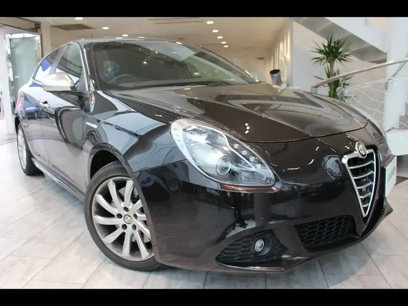 カタログ画像：ジュリエッタ（GIULIETTA） コンペティツィオーネ 2013年6月 ABA-940141 1400cc エトナブラック 燃費15.6km / l メイン（その他）