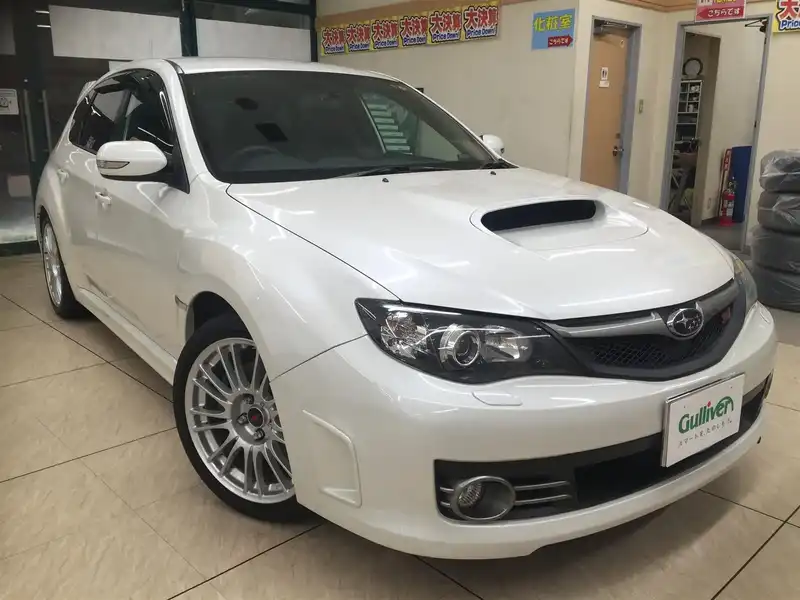 カタログ画像：インプレッサ（IMPREZA） ＷＲＸ ＳＴＩ Ａライン 2009年2月 CBA-GRF 2500cc サテンホワイト・パール 燃費10.0km / l  メイン