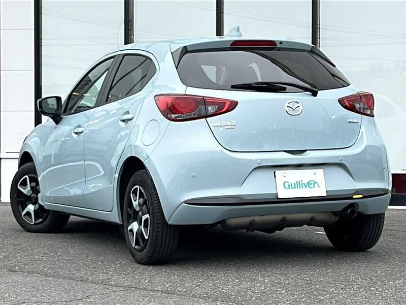 カタログ画像：ＭＡＺＤＡ２（MAZDA2） １５ ＢＤ 2023年3月 5BA-DJLAS 1500cc エアストリームブルーメタリック 燃費18.1km / l バック