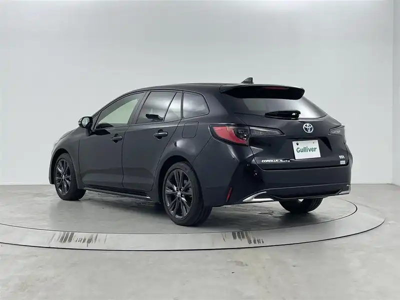 カタログ画像：カローラツーリング（COROLLA TOURING） アクティブスポーツ 2024年4月 6AA-ZWE219W 1800cc アティチュードブラックマイカ 燃費27.3km / l バック
