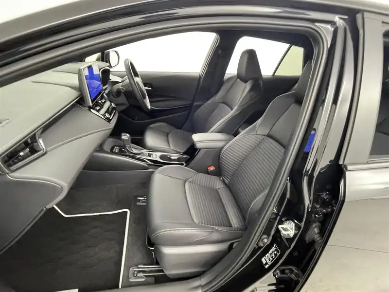 カタログ画像：カローラツーリング（COROLLA TOURING） アクティブスポーツ 2024年4月 6AA-ZWE219W 1800cc アティチュードブラックマイカ 燃費27.3km / l 内装