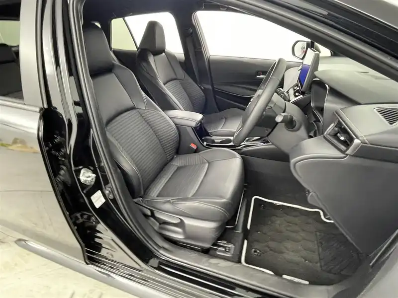 カタログ画像：カローラツーリング（COROLLA TOURING） アクティブスポーツ 2024年4月 6AA-ZWE219W 1800cc アティチュードブラックマイカ 燃費27.3km / l 内装
