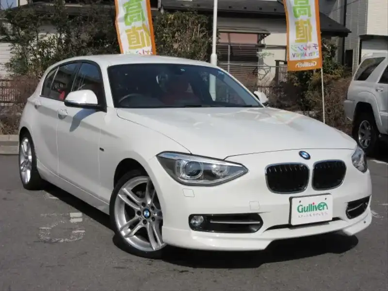 カタログ画像：１シリーズ（1 SERIES） １２０ｉ スポーツ 2013年8月 DBA-1A16 1600cc アルピン・ホワイトⅢ（ソリッド・カラー） 燃費16.6km / l メイン（その他）