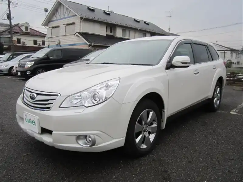 カタログ画像：レガシィアウトバック（LEGACY OUTBACK） ２．５ｉアイサイトスポーツセレクション 2010年11月 DBA-BR9 2500cc サテンホワイト・パール 燃費13.2km / l  外装