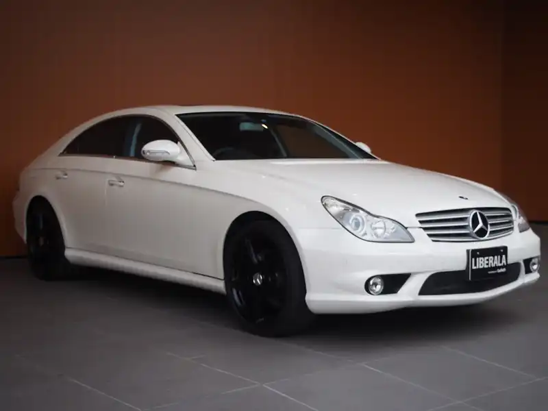 カタログ画像：ＣＬＳクラス（CLS-CLASS） ＣＬＳ３５０ スポーツパッケージ装着車 2008年1月 DBA-219356 3500cc ダイヤモンドホワイト（Ｍ） 燃費8.5km / l  メイン（その他）