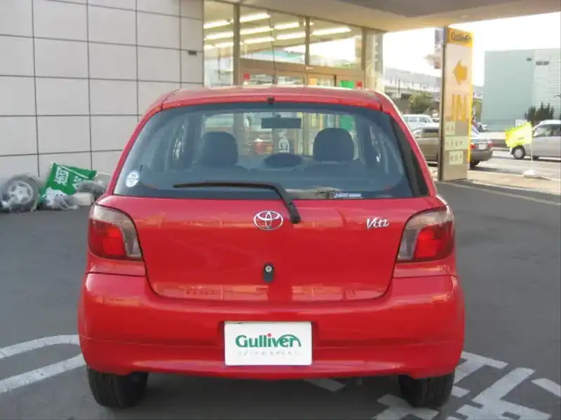 カタログ画像：ヴィッツ（VITZ） Ｂ 1999年1月 GF-SCP10 1000cc スーパーレッドII 燃費22.5km / l  バック