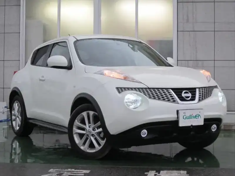 カタログ画像：ジューク（JUKE） １５ＲＸ アーバンセレクション 2013年8月 DBA-YF15 1500cc ブリリアントホワイトパール（３Ｐ） 燃費18.0km / l メイン