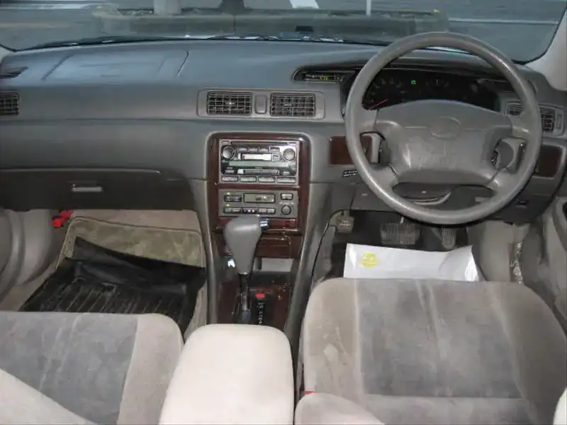 カタログ画像：アルティス（ALTIS） ２．２Ｆｏｕｒ ＳＬパッケージ 2000年3月 GF-SXV25N 2200cc スーパーホワイトⅡ 燃費9.8km / l  内装